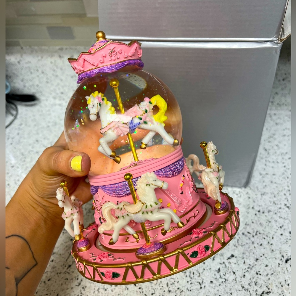 Carousel Unicorn Music Globe